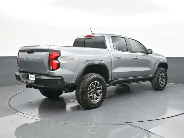 2026 Chevrolet Colorado ZR2 - Photo 10