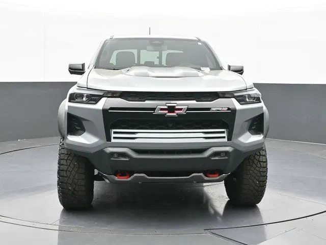 2026 Chevrolet Colorado ZR2 - Photo 16