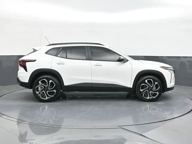 2026 Chevrolet Trax RS - Photo 12