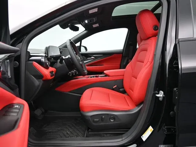 2026 Chevrolet Blazer EV SS - Photo 36