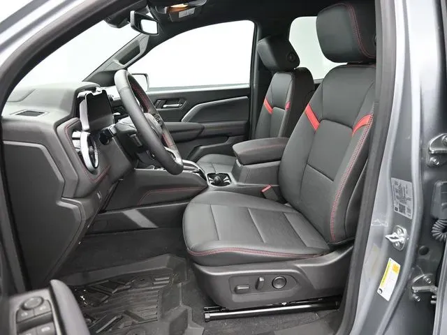 2025 Chevrolet Colorado Z71 - Photo 37
