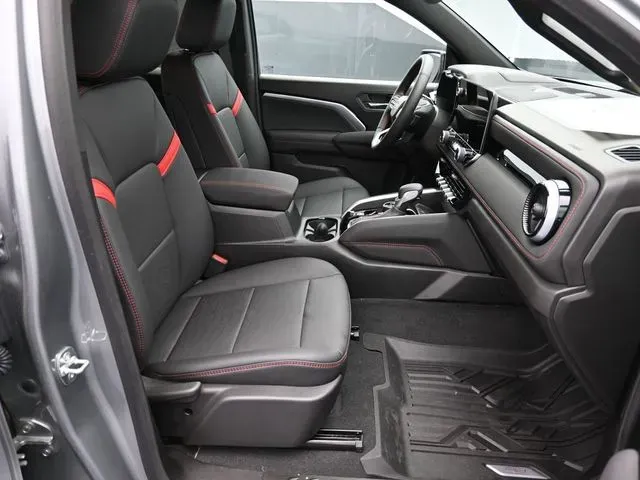 2025 Chevrolet Colorado Z71 - Photo 41
