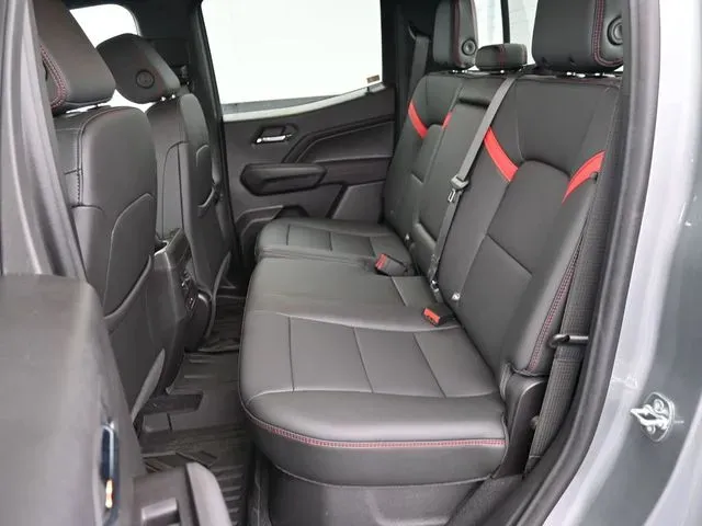 2025 Chevrolet Colorado Z71 - Photo 28