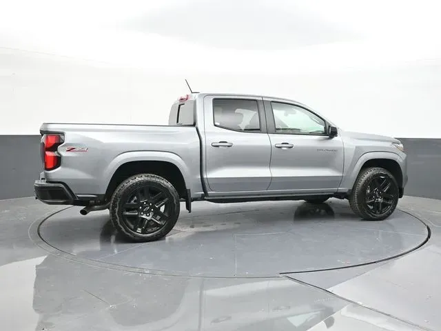 2025 Chevrolet Colorado Z71 - Photo 16