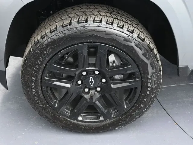 2025 Chevrolet Colorado Z71 - Photo 24
