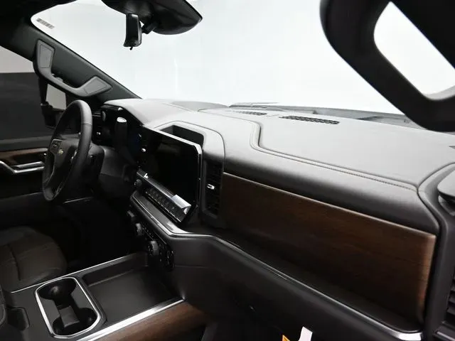 2025 Chevrolet Silverado 2500 HD High Country - Photo 39