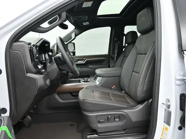 2025 Chevrolet Silverado 2500 HD High Country - Photo 37