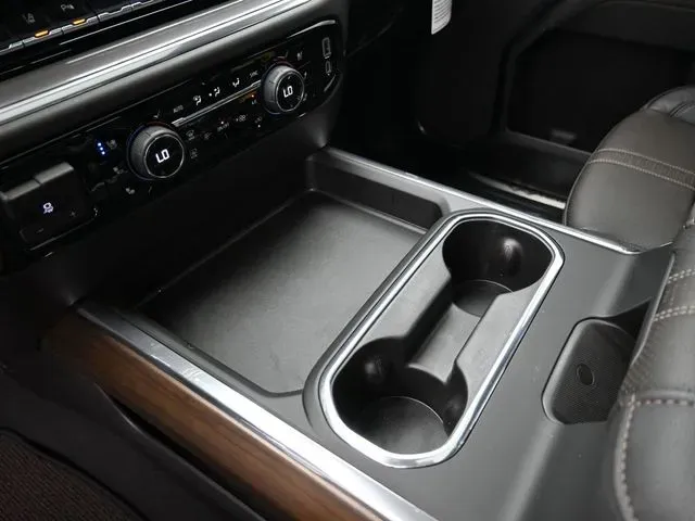 2025 Chevrolet Silverado 2500 HD High Country - Photo 32