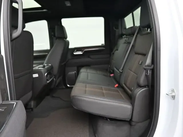 2025 Chevrolet Silverado 2500 HD High Country - Photo 28