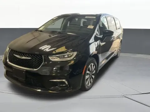 Photos of 2023 Chrysler Pacifica Hybrid Touring L for sale in Tulsa, OK at Jim Norton T-Town Chevrolet