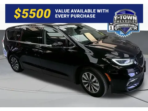 Black 2023 Chrysler Pacifica Hybrid Touring L for sale in Tulsa, OK