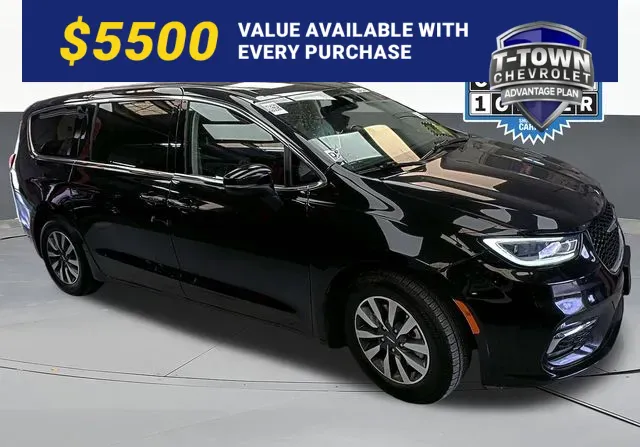 2023 Chrysler Pacifica Hybrid Touring L Hybrid's photo