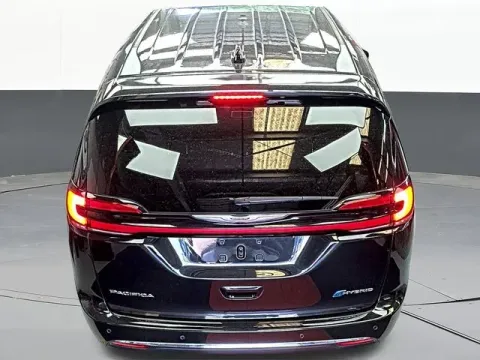 More photos of 2023 Chrysler Pacifica Hybrid Touring L at Jim Norton T-Town Chevrolet, OK