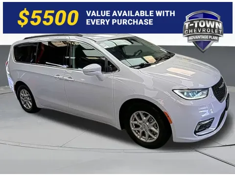 White 2022 Chrysler Pacifica Touring L for sale in Tulsa, OK