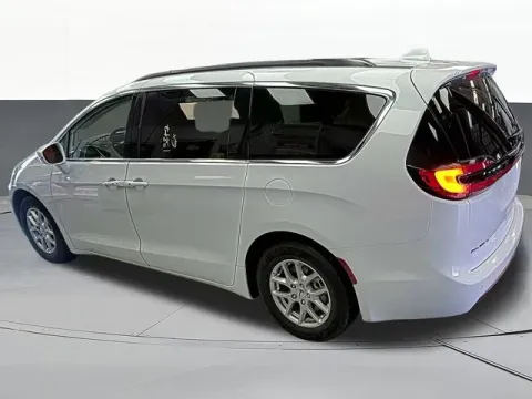 More photos of 2022 Chrysler Pacifica Touring L at Jim Norton T-Town Chevrolet, OK