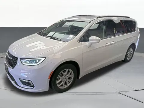 Photos of 2022 Chrysler Pacifica Touring L for sale in Tulsa, OK at Jim Norton T-Town Chevrolet
