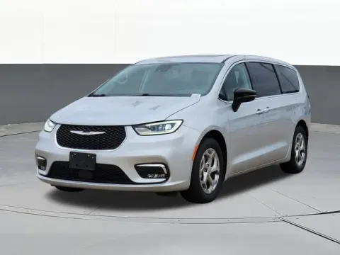 More photos of 2024 Chrysler Pacifica Limited at Jim Norton T-Town Chevrolet, OK