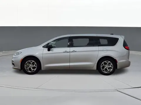 More photos of 2024 Chrysler Pacifica Limited at Jim Norton T-Town Chevrolet, OK