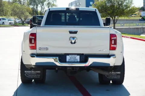 More photos of 2022 Ram 3500 Longhorn at Roger Williams Chrysler Dodge Jeep Ram, TX