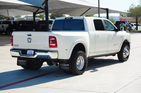 More photos of 2022 Ram 3500 Longhorn at Roger Williams Chrysler Dodge Jeep Ram, TX