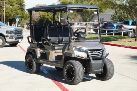 More photos of 2026 Epic E40L FORWARD FACING at Roger Williams Chrysler Dodge Jeep Ram, TX