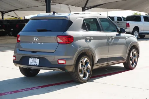 More photos of 2021 Hyundai Venue SEL at Roger Williams Chrysler Dodge Jeep Ram, TX