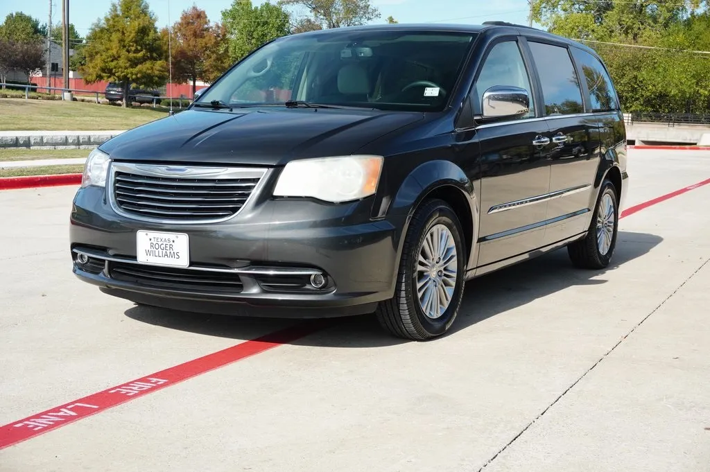 2012 Chrysler Town & Country Touring-L for sale in Weatherford, TX