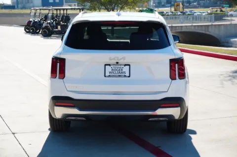 More photos of 2025 Kia Sorento EX at Roger Williams Chrysler Dodge Jeep Ram, TX