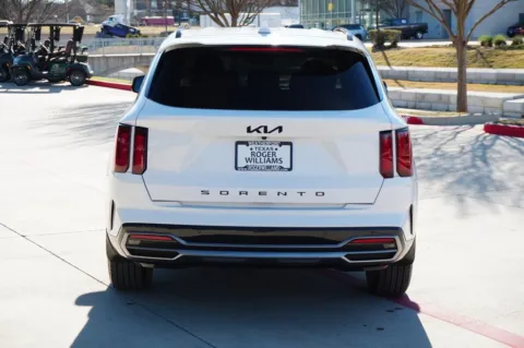 More photos of 2022 Kia Sorento S at Roger Williams Chrysler Dodge Jeep Ram, TX