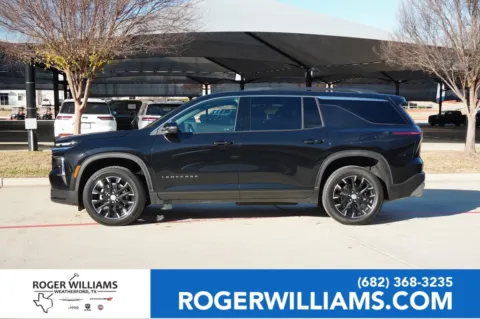 Black 2025 Chevrolet Traverse AWD LT for sale in Weatherford, TX