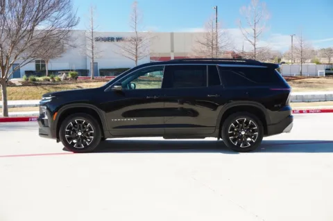 Photos of 2025 Chevrolet Traverse LT for sale in Weatherford, TX at Roger Williams Chrysler Dodge Jeep Ram