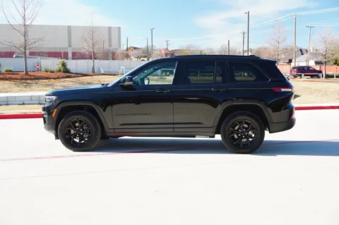 Photos of 2024 Jeep Grand Cherokee Altitude for sale in Weatherford, TX at Roger Williams Chrysler Dodge Jeep Ram