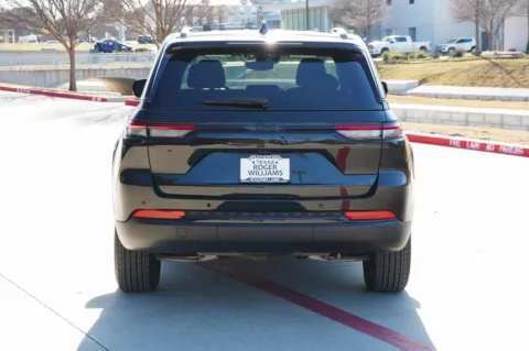 More photos of 2024 Jeep Grand Cherokee Altitude at Roger Williams Chrysler Dodge Jeep Ram, TX