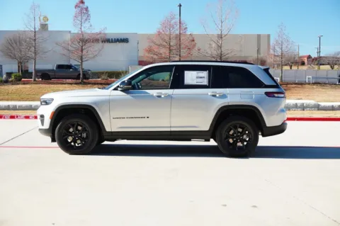 Photos of 2025 Jeep Grand Cherokee Altitude X for sale in Weatherford, TX at Roger Williams Chrysler Dodge Jeep Ram