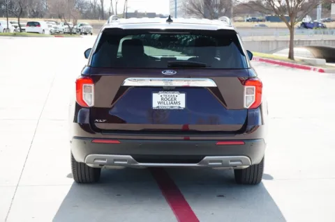 More photos of 2023 Ford Explorer XLT at Roger Williams Chrysler Dodge Jeep Ram, TX