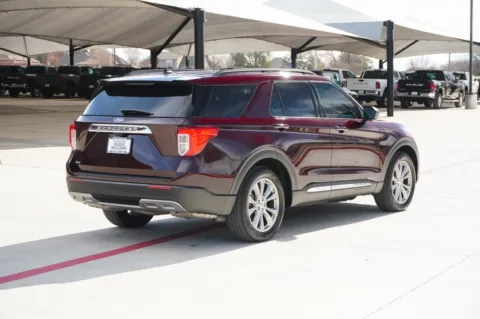 More photos of 2023 Ford Explorer XLT at Roger Williams Chrysler Dodge Jeep Ram, TX