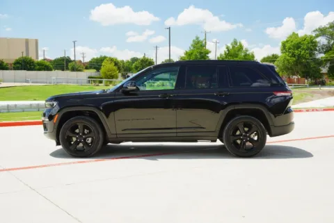 Photos of 2025 Jeep Grand Cherokee Limited for sale in Weatherford, TX at Roger Williams Chrysler Dodge Jeep Ram