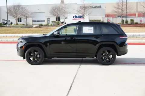 Photos of 2025 Jeep Grand Cherokee Limited for sale in Weatherford, TX at Roger Williams Chrysler Dodge Jeep Ram