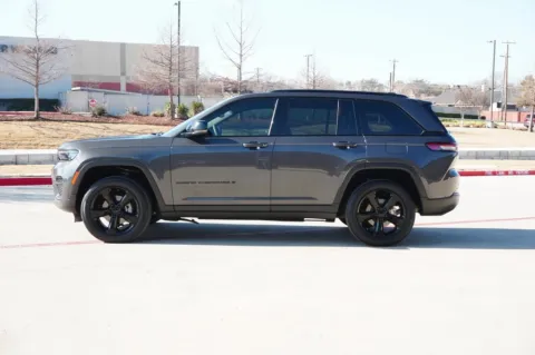 Photos of 2024 Jeep Grand Cherokee Altitude X for sale in Weatherford, TX at Roger Williams Chrysler Dodge Jeep Ram