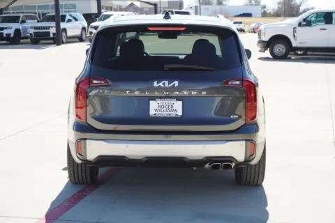More photos of 2024 Kia Telluride S at Roger Williams Chrysler Dodge Jeep Ram, TX