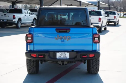 More photos of 2023 Jeep Gladiator Rubicon at Roger Williams Chrysler Dodge Jeep Ram, TX