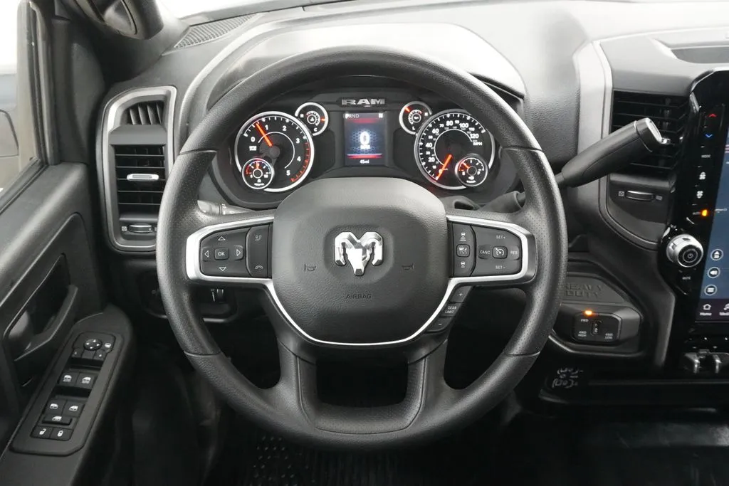 2026 RAM 3500 Tradesman - Photo 8