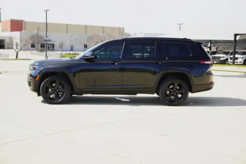 Photos of 2021 Jeep Grand Cherokee L Altitude for sale in Weatherford, TX at Roger Williams Chrysler Dodge Jeep Ram