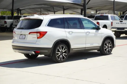 More photos of 2020 Honda Pilot Touring at Roger Williams Chrysler Dodge Jeep Ram, TX