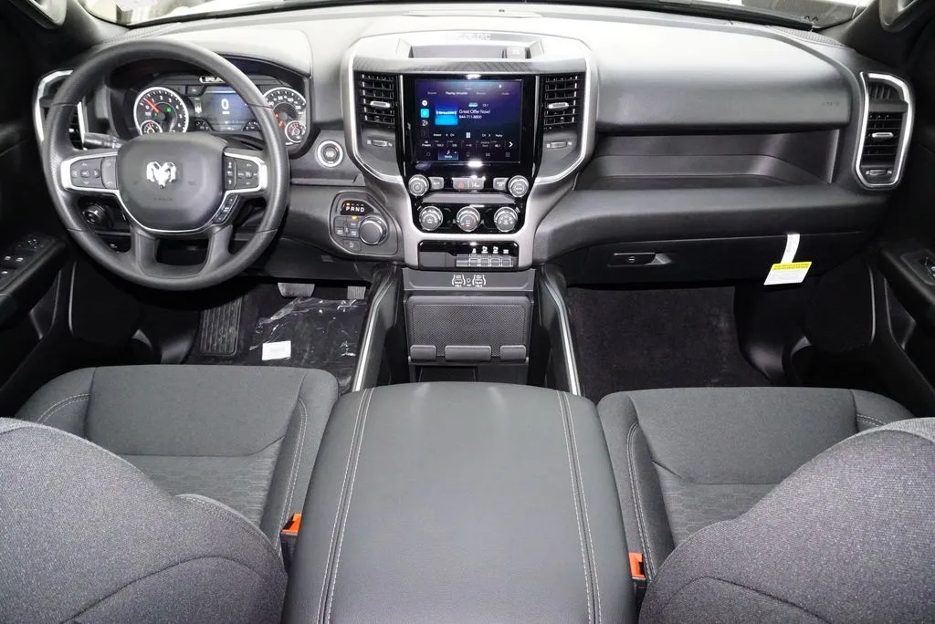 2026 RAM 1500 Express - Photo 9