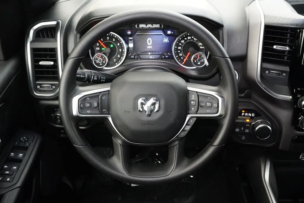 2026 RAM 1500 Express - Photo 8