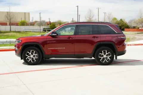 Photos of 2025 Jeep Grand Cherokee Limited for sale in Weatherford, TX at Roger Williams Chrysler Dodge Jeep Ram