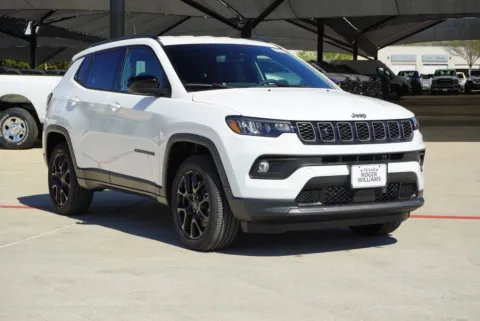 More photos of 2026 Jeep Compass Latitude Altitude at Roger Williams Chrysler Dodge Jeep Ram, TX