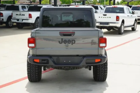 More photos of 2022 Jeep Gladiator Willys at Roger Williams Chrysler Dodge Jeep Ram, TX