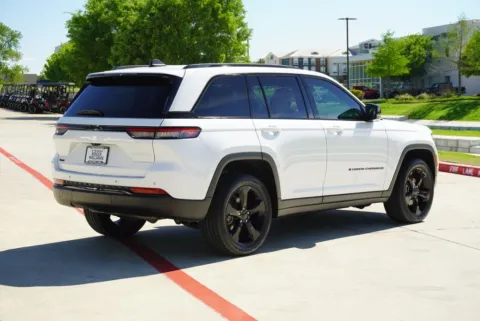 More photos of 2023 Jeep Grand Cherokee Altitude at Roger Williams Chrysler Dodge Jeep Ram, TX